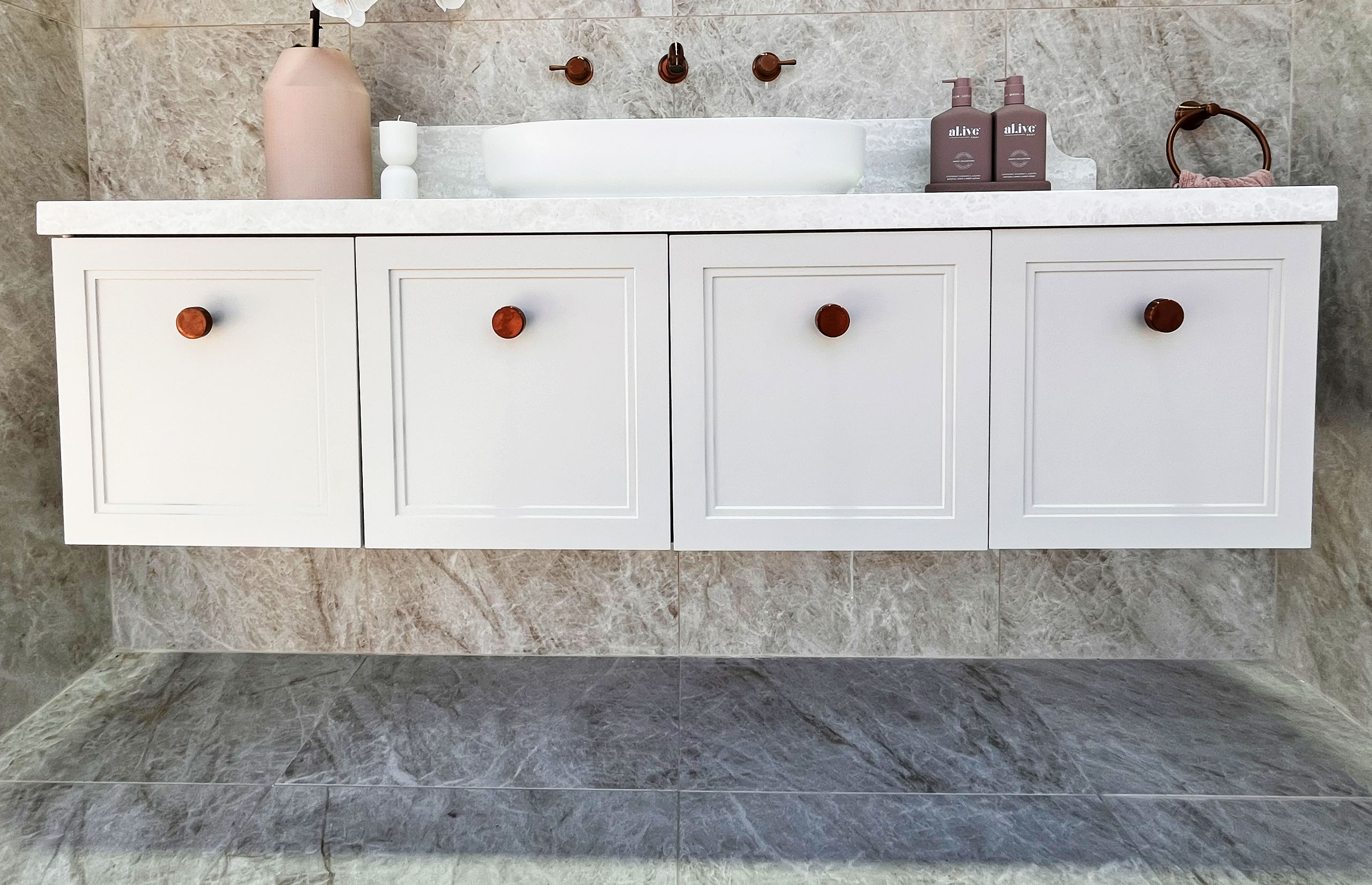 bathroom-display-2560×1652